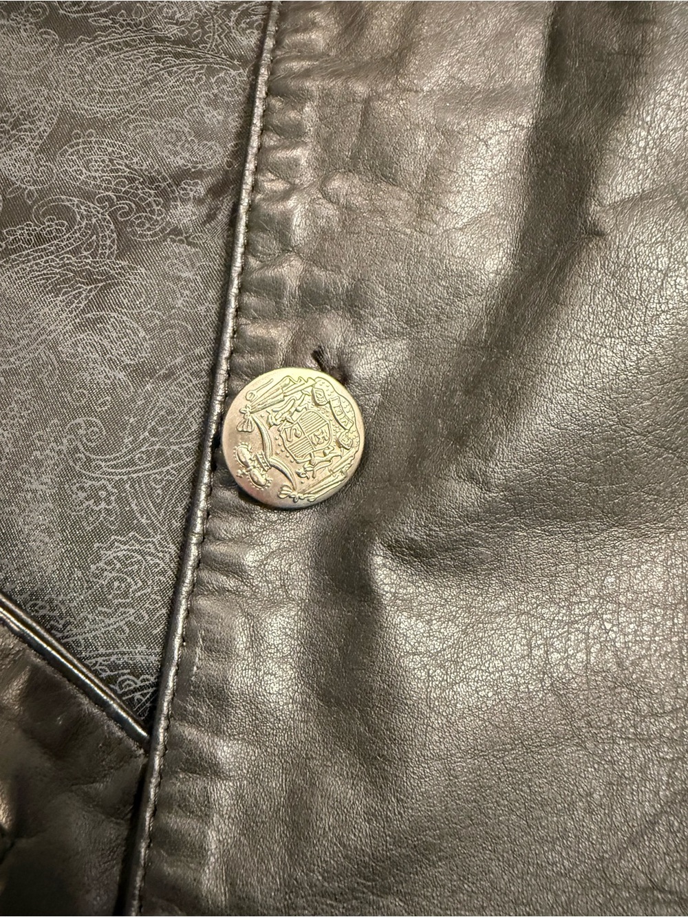 Women's Black Vintage Leather Button-Front Jacket - Picture 3 of 4